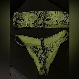 Triangl Bikini Set